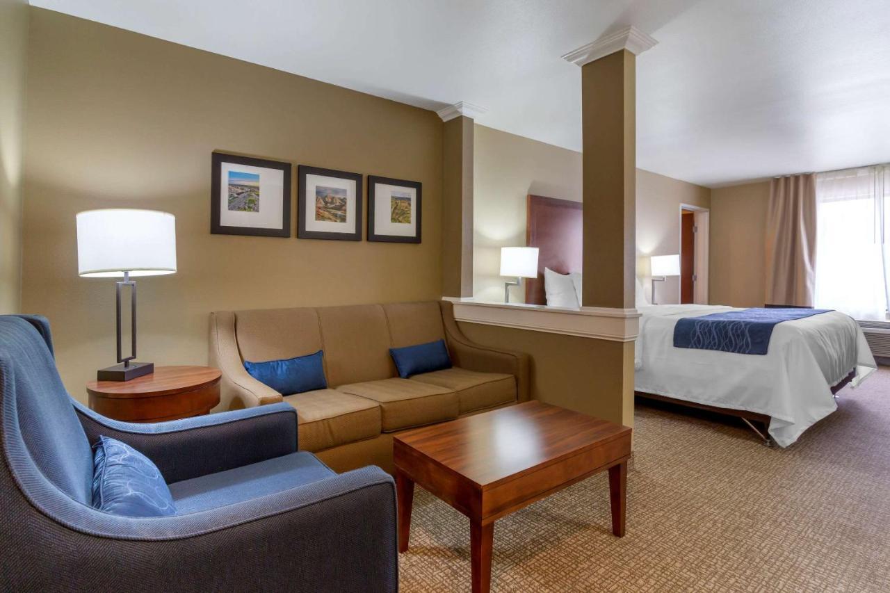 Comfort Inn & Suites Mandan - Bismarck Exteriör bild