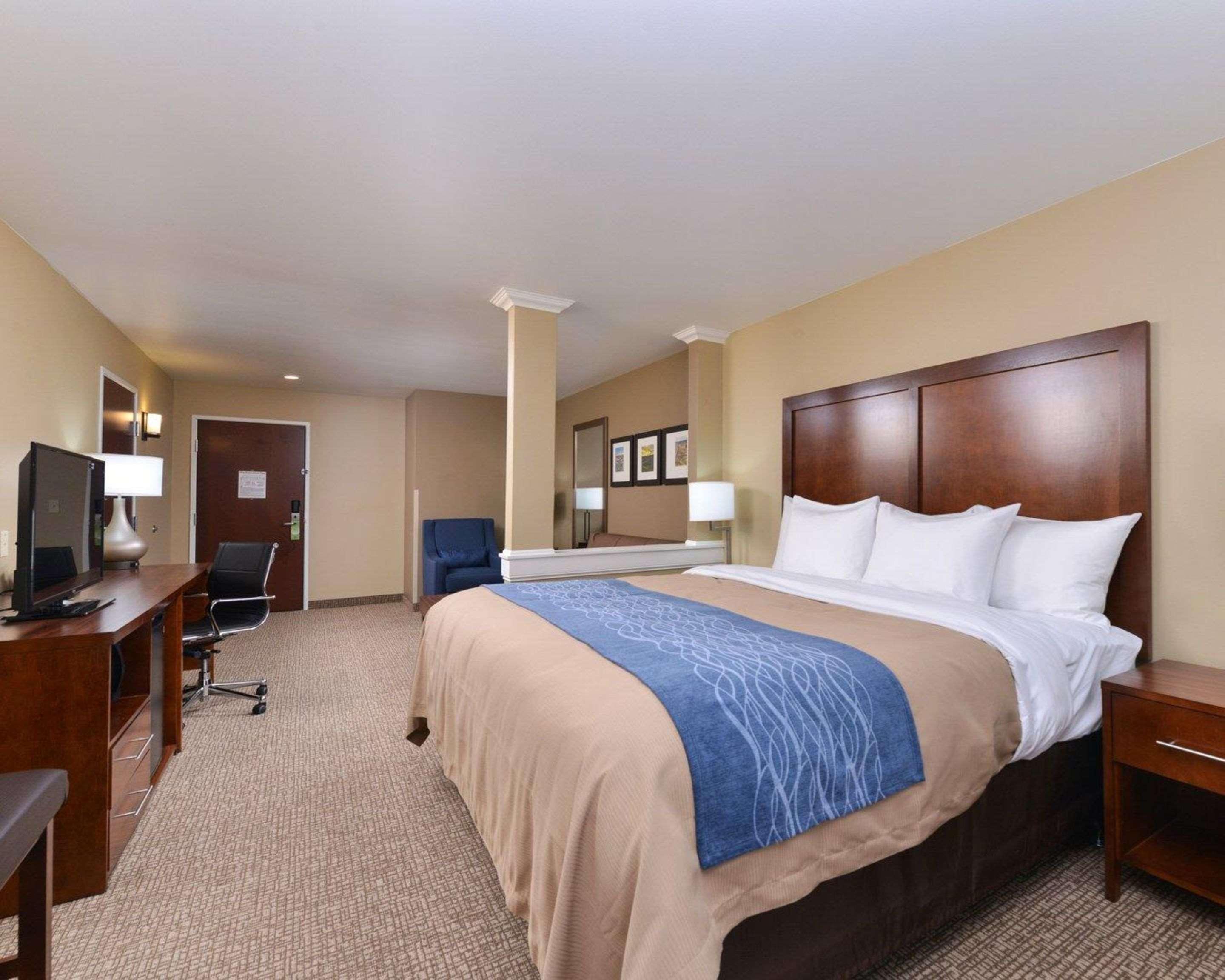 Comfort Inn & Suites Mandan - Bismarck Exteriör bild