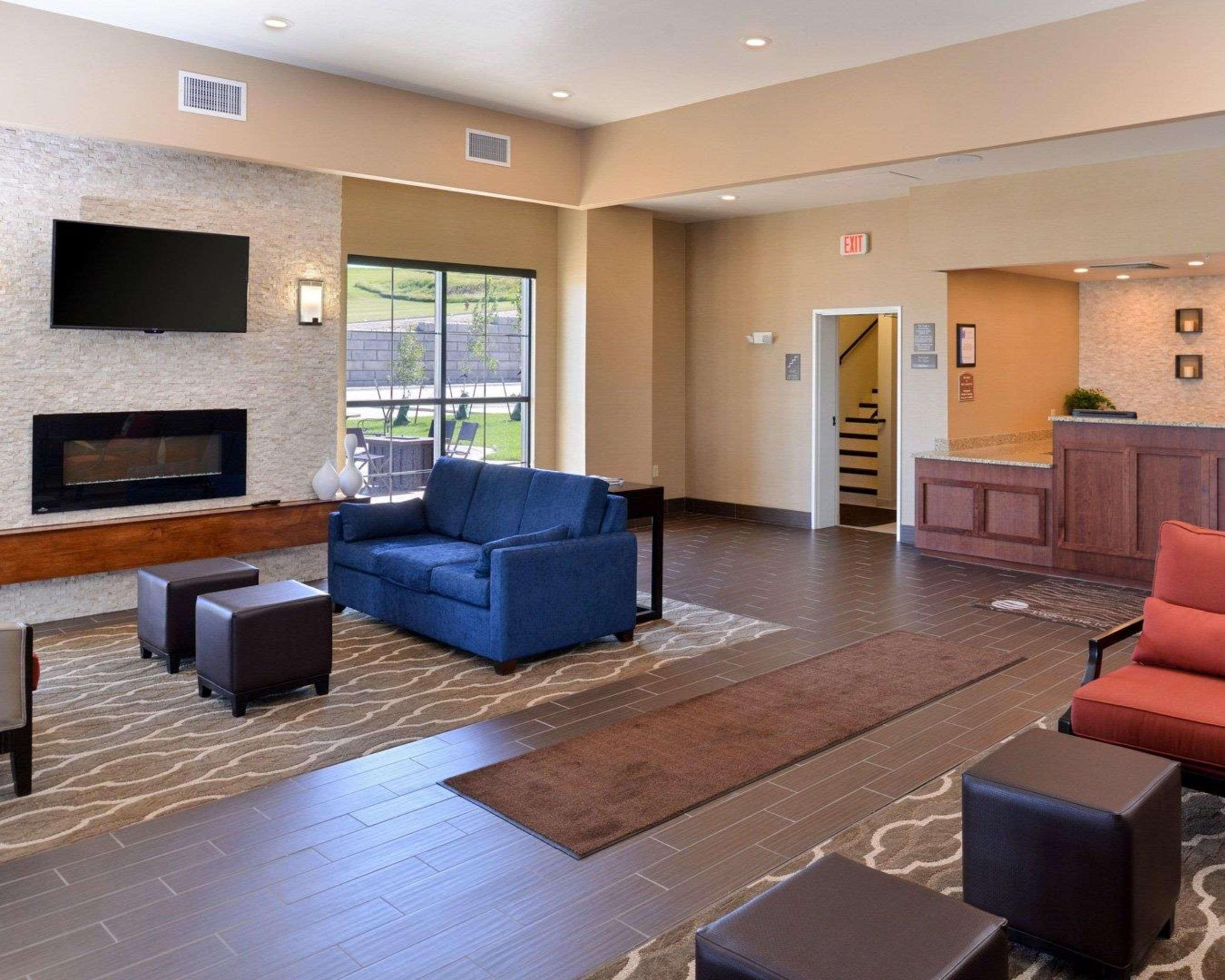 Comfort Inn & Suites Mandan - Bismarck Exteriör bild