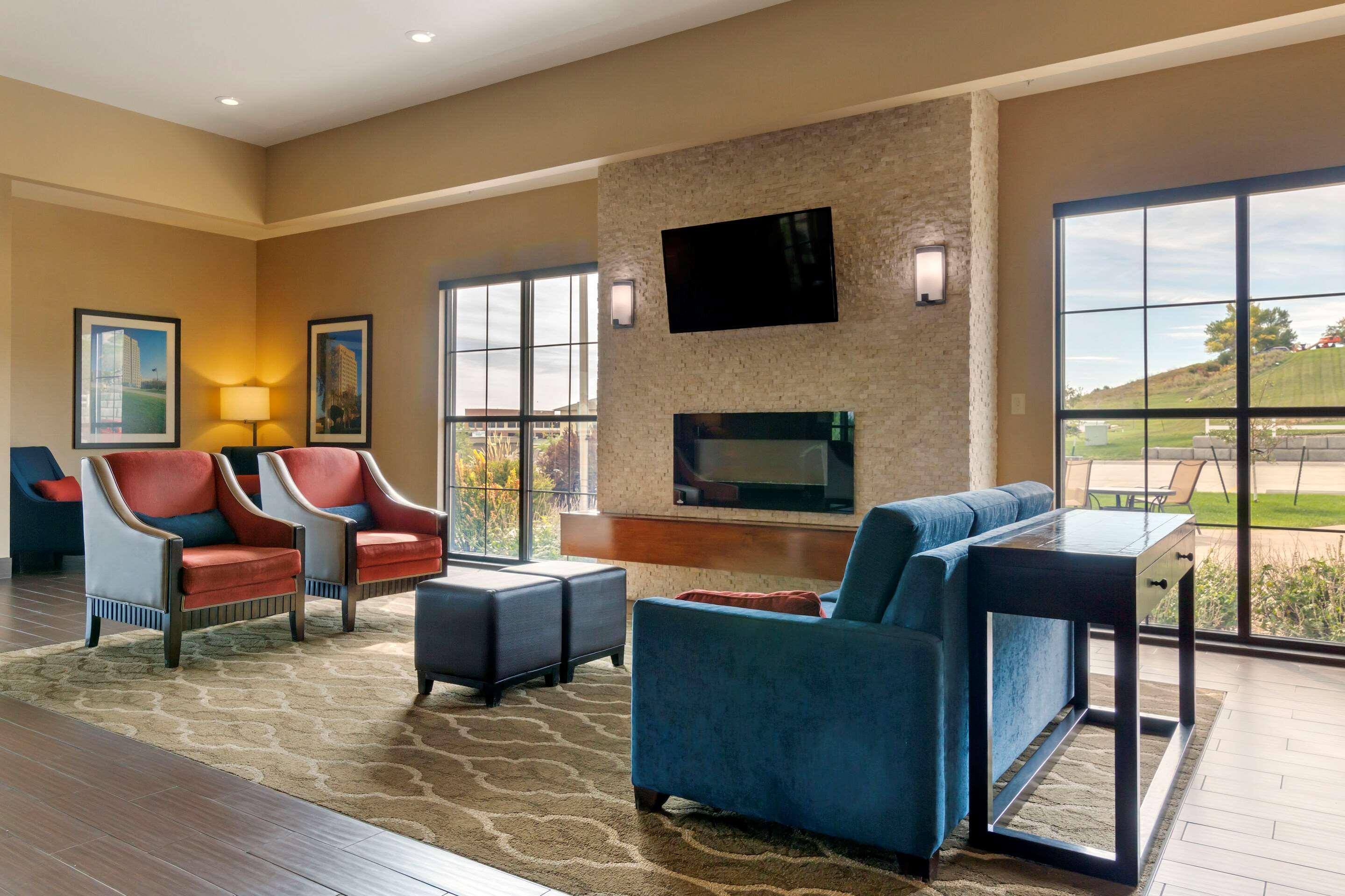 Comfort Inn & Suites Mandan - Bismarck Exteriör bild