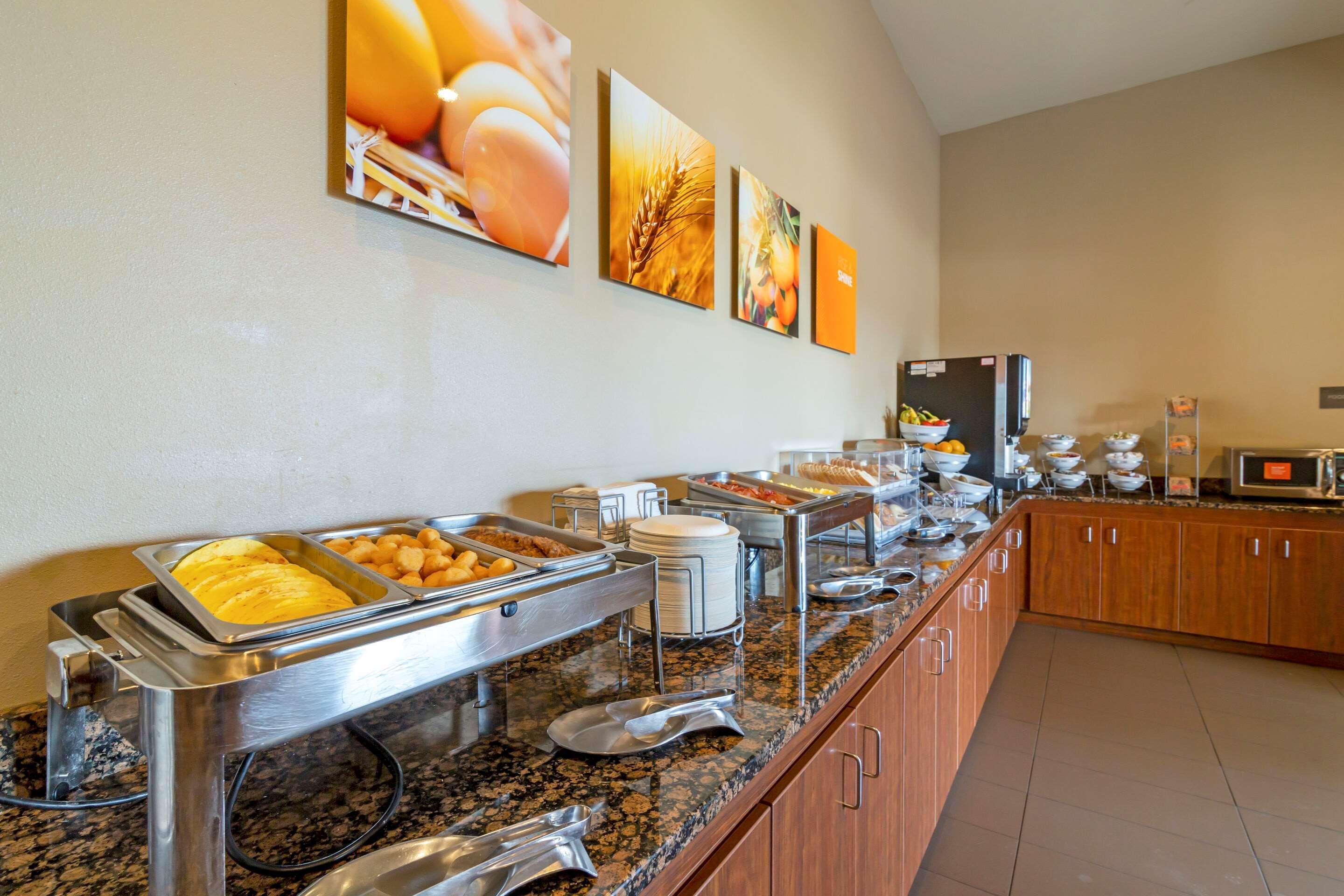 Comfort Inn & Suites Mandan - Bismarck Exteriör bild