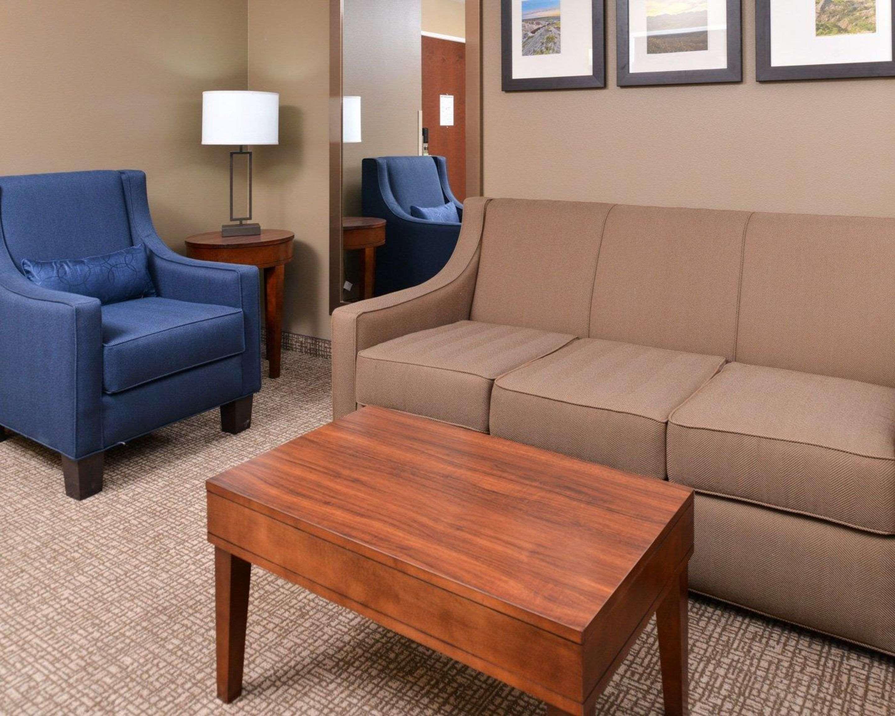 Comfort Inn & Suites Mandan - Bismarck Exteriör bild