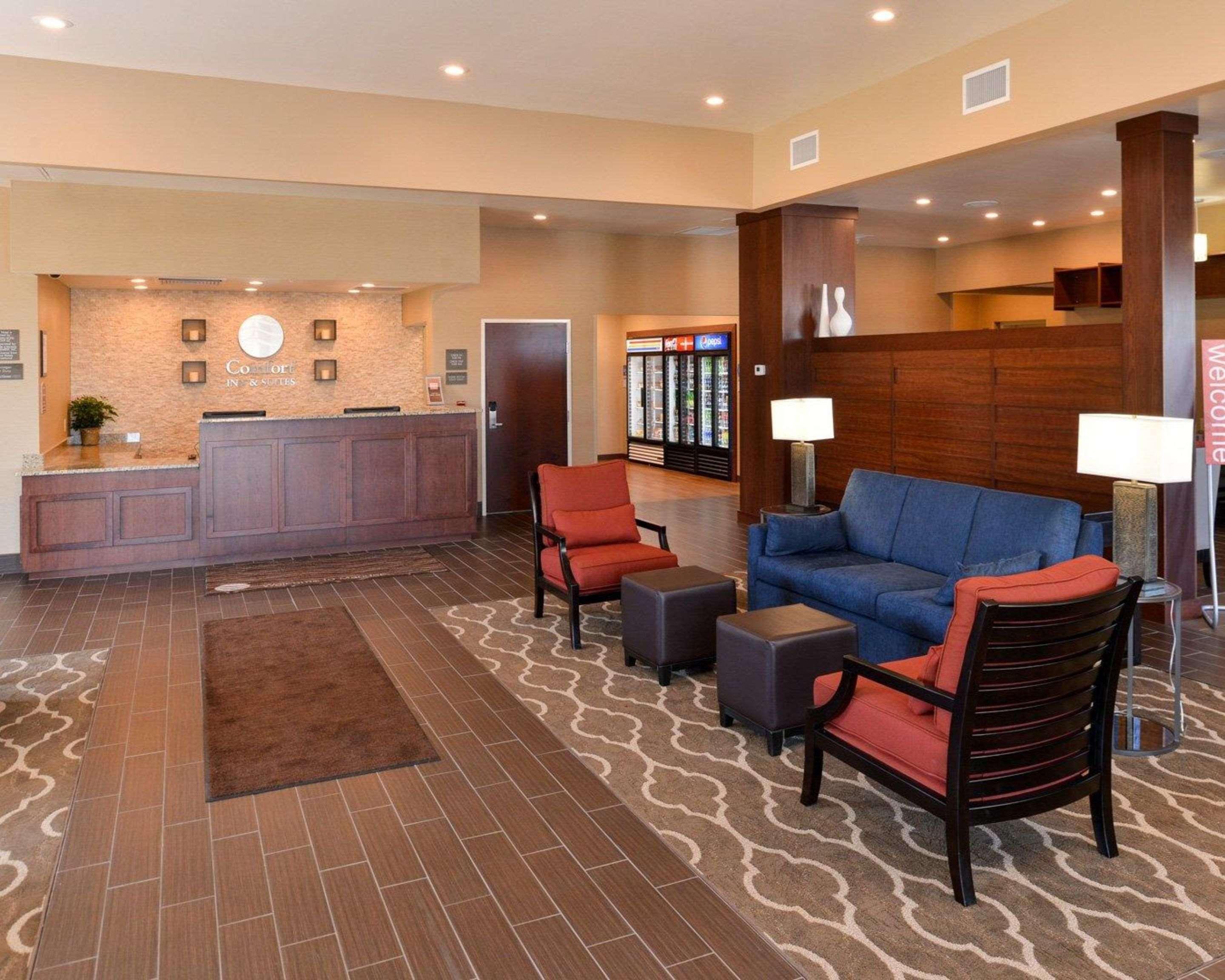 Comfort Inn & Suites Mandan - Bismarck Exteriör bild