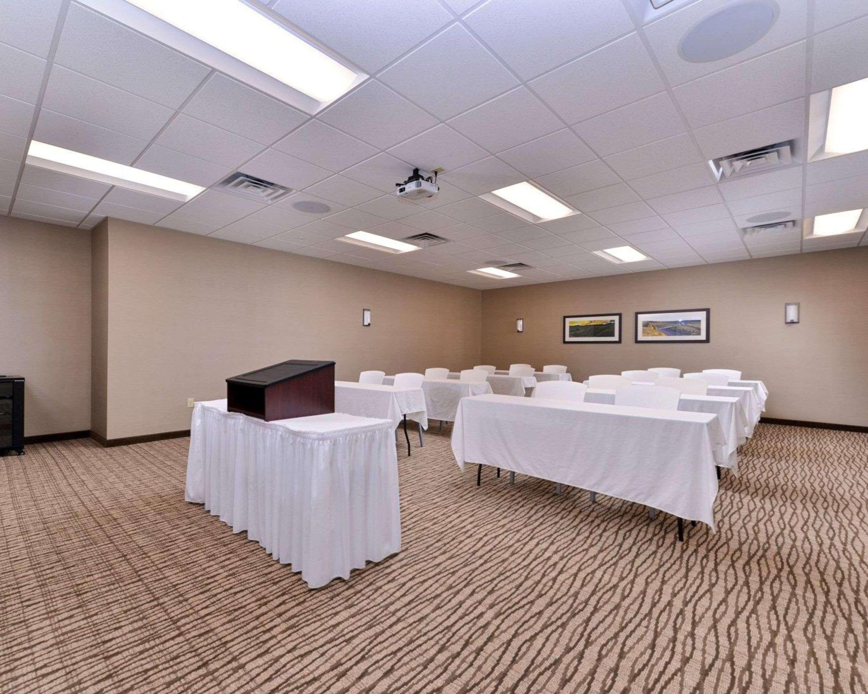 Comfort Inn & Suites Mandan - Bismarck Exteriör bild